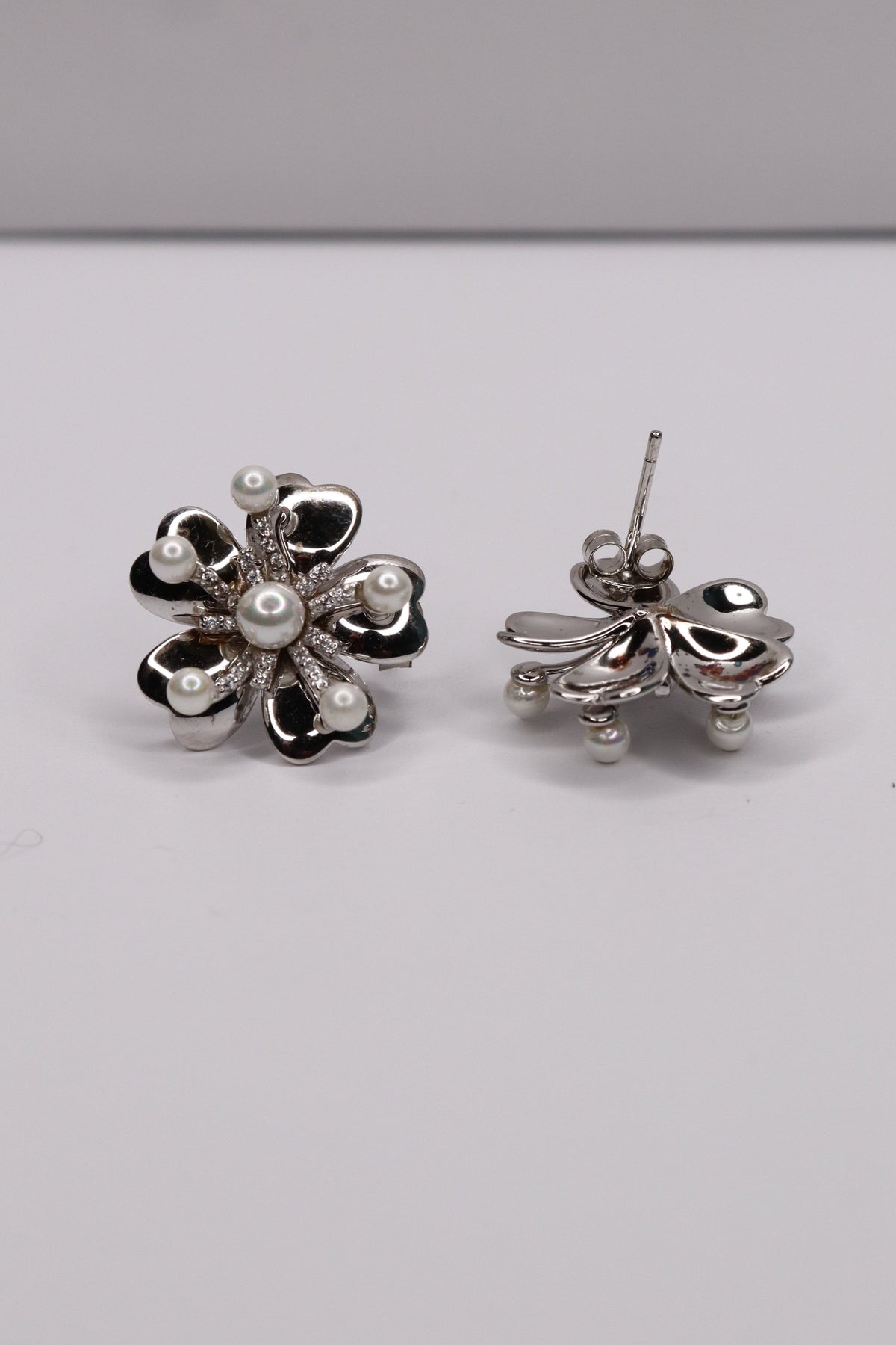 Pearl Flower 925 Sterling Silver Stud Earrings