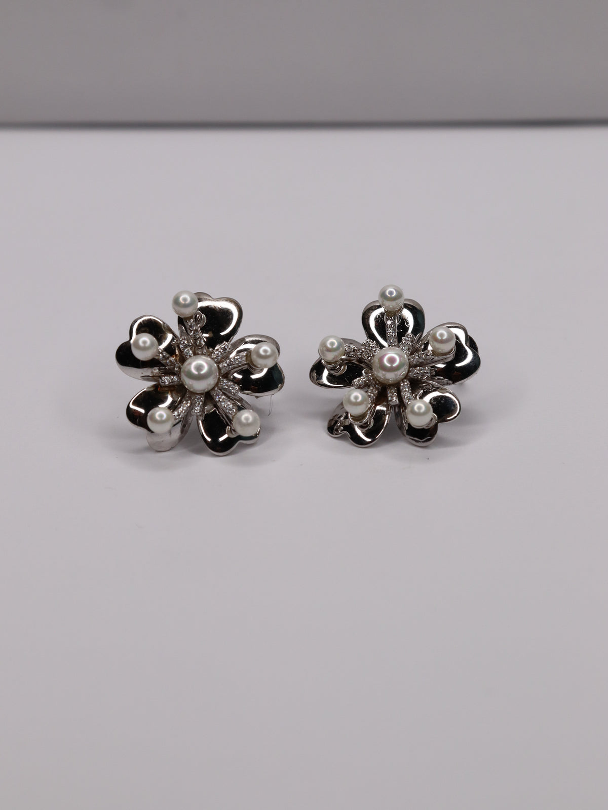Pearl Flower 925 Sterling Silver Stud Earrings