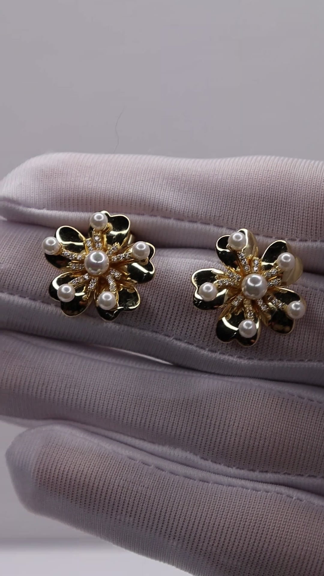 Pearl Flower Stud Earrings